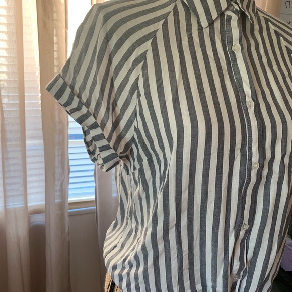 Striped button up in Size Medium - Picture 3 of 4